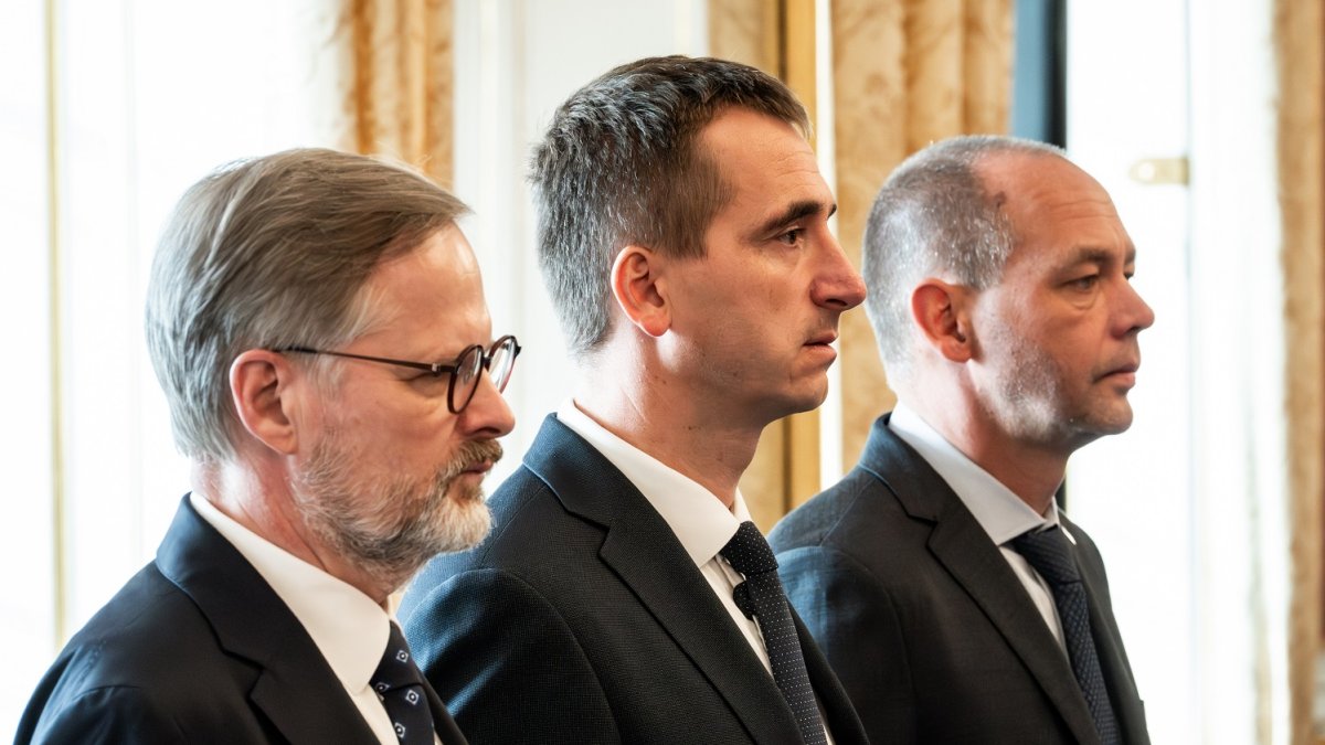 Prezident Petr Pavel jmenoval za účasti premiéra dva nové členy vlády