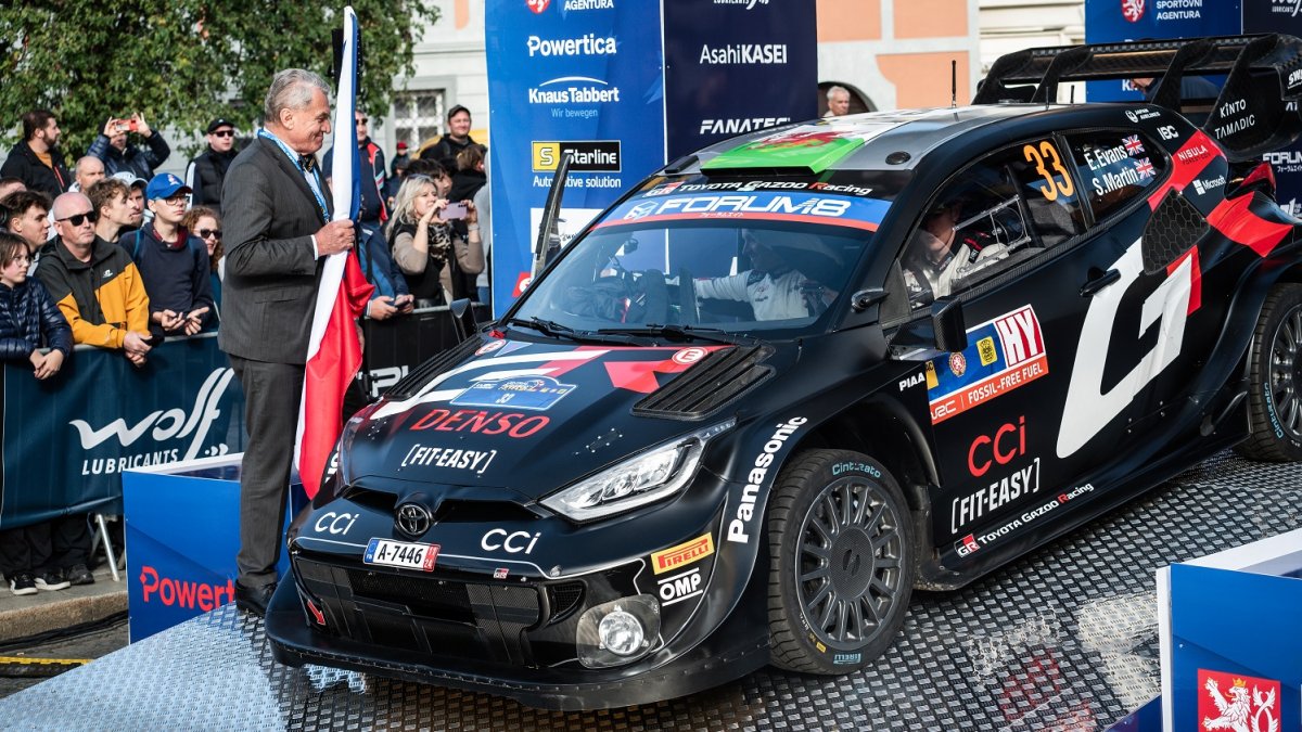 Zahájení Středoevropské rally u Pražského hradu (17.10.2024)