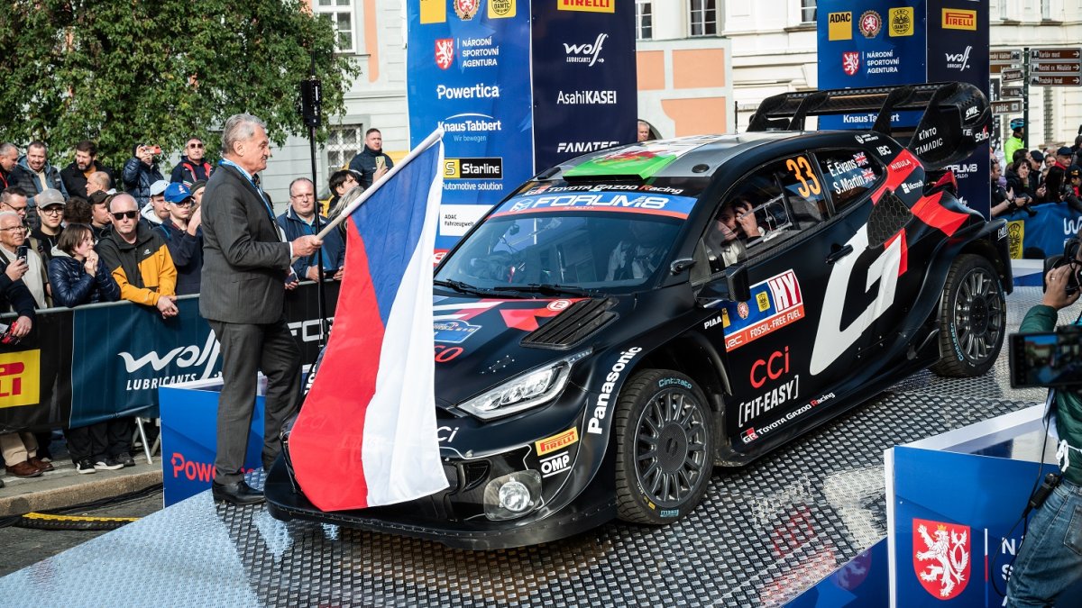 Zahájení Středoevropské rally u Pražského hradu (17.10.2024)