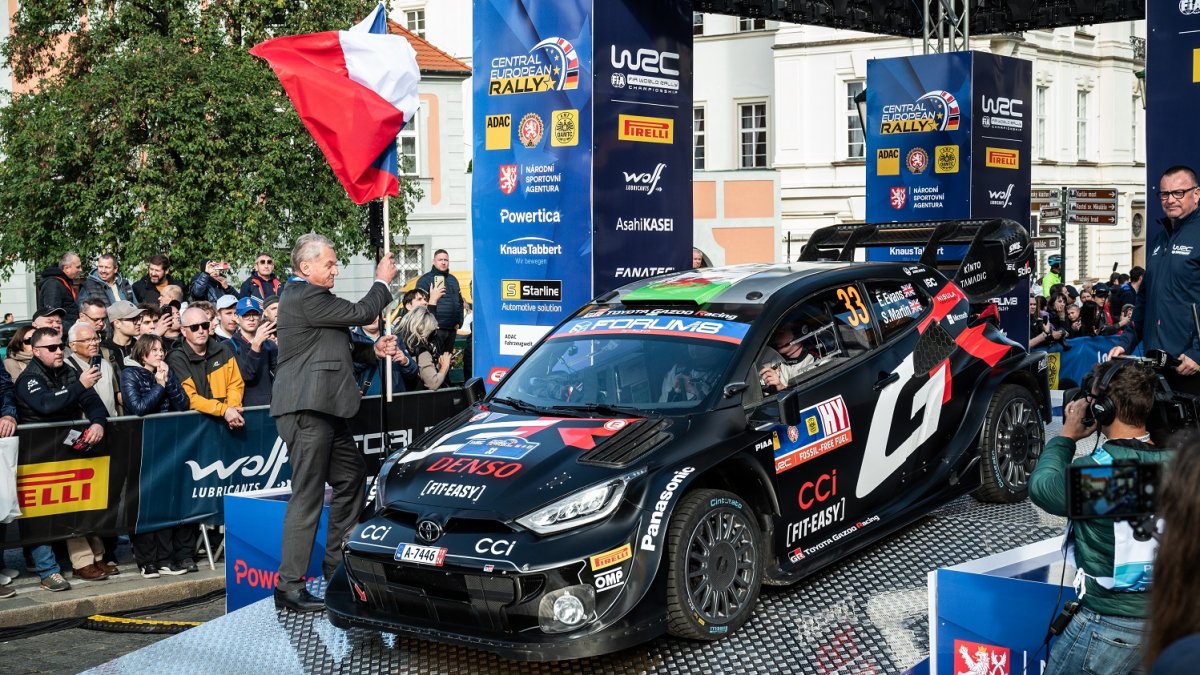 Zahájení Středoevropské rally u Pražského hradu (17.10.2024)