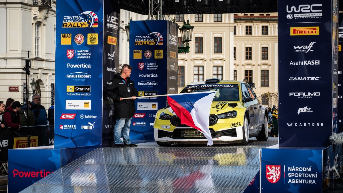 Zahájení Středoevropské rally u Pražského hradu (17.10.2024)