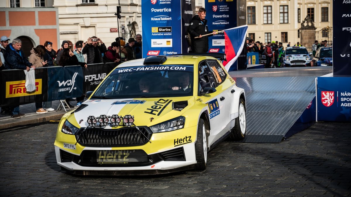 Zahájení Středoevropské rally u Pražského hradu (17.10.2024)