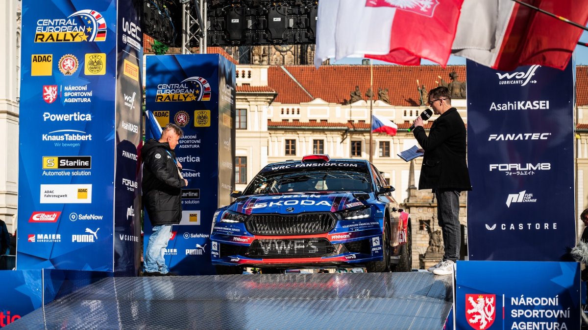 Zahájení Středoevropské rally u Pražského hradu (17.10.2024)