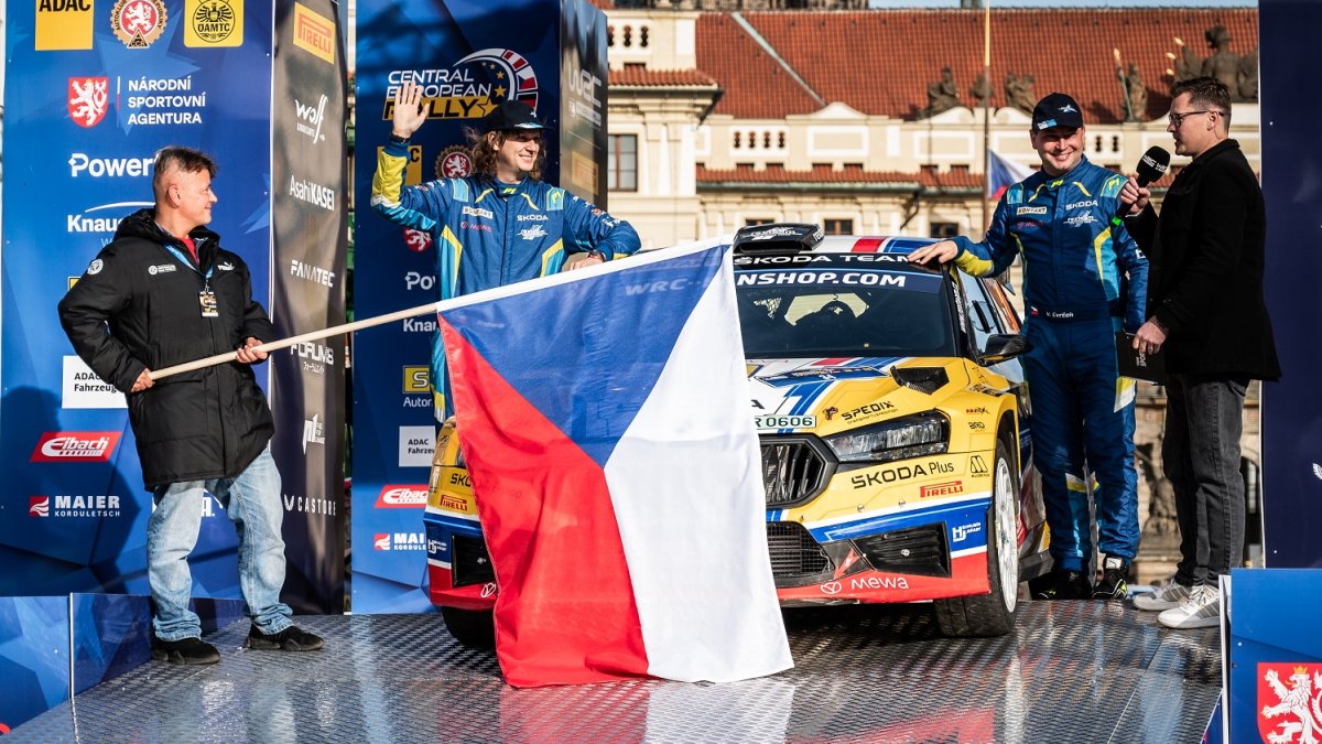 Zahájení Středoevropské rally u Pražského hradu (17.10.2024)