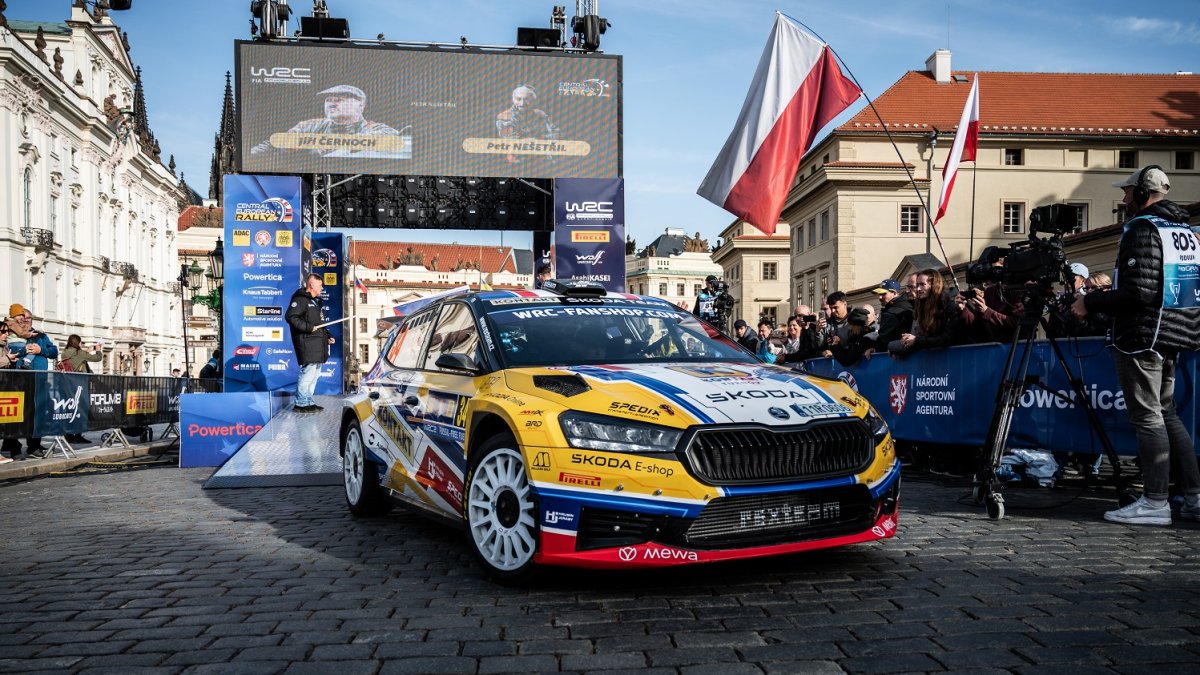 Zahájení Středoevropské rally u Pražského hradu (17.10.2024)