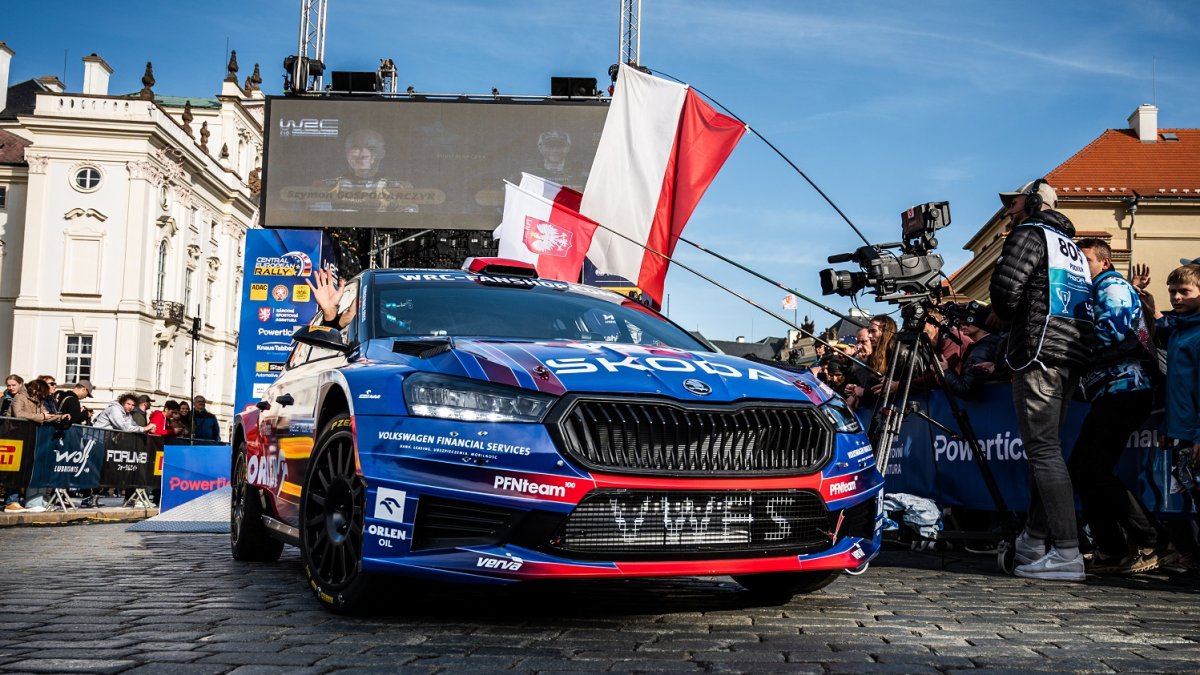 Zahájení Středoevropské rally u Pražského hradu (17.10.2024)