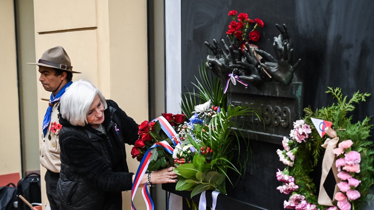 Připomínka 17. listopadu na Národní třídě v Praze (2024)