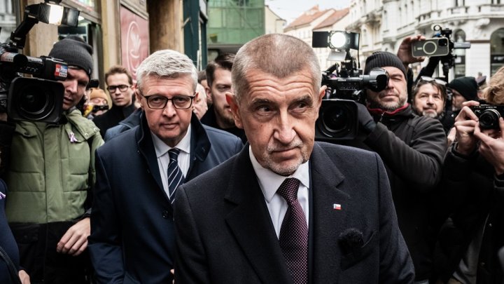 Andrej Babiš na Národní třídě během oslav 17. listopadu