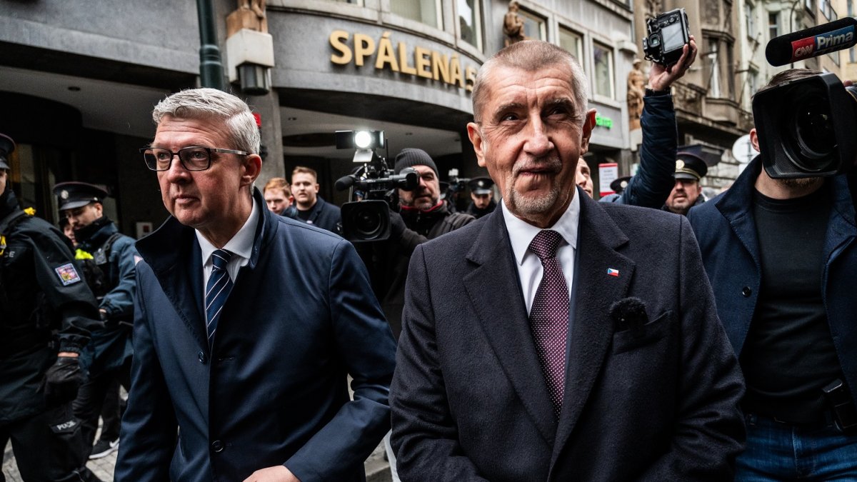 Andrej Babiš s Karlem Havlíčkem na Národní třídě během oslav 17. listopadu