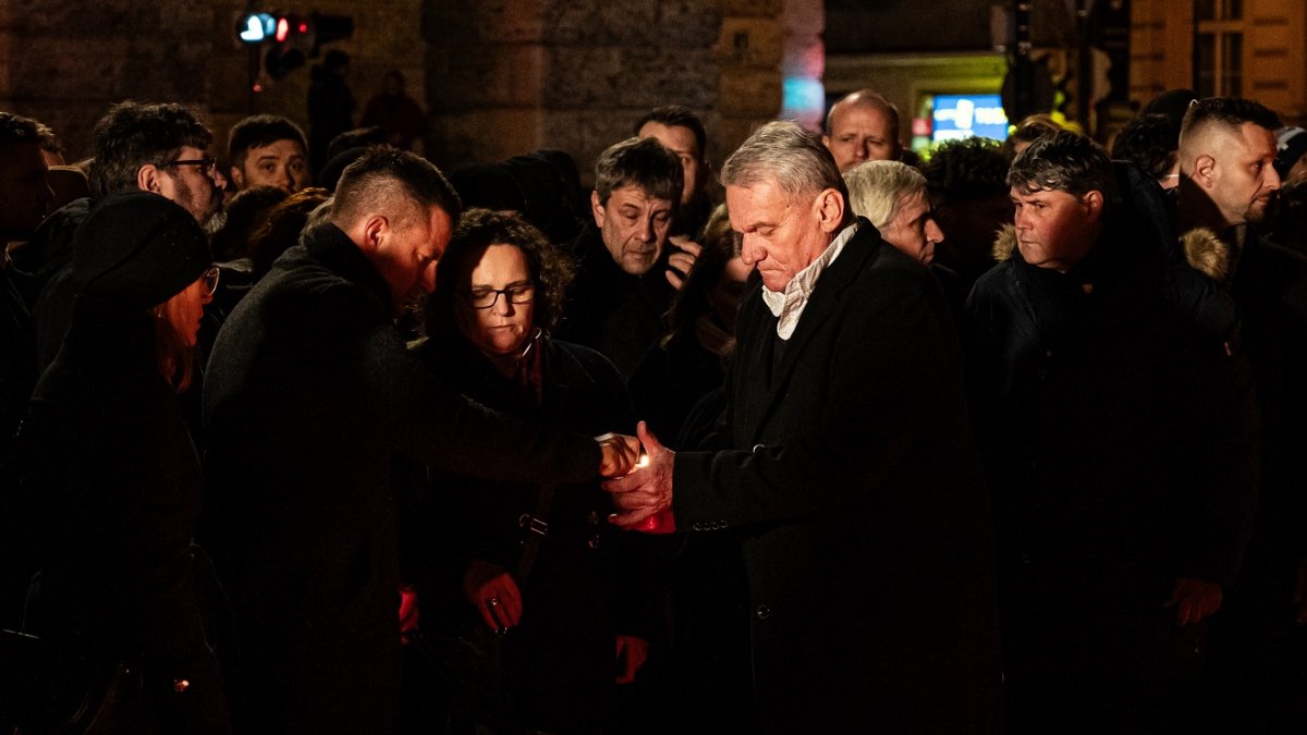 V Praze proběhla pieta za oběti loňské střelby na FF UK. (21.12.2024)