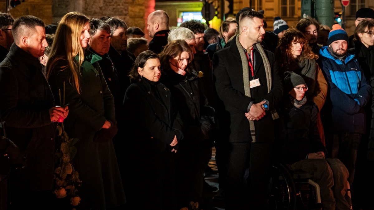 V Praze proběhla pieta za oběti loňské střelby na FF UK. (21.12.2024)