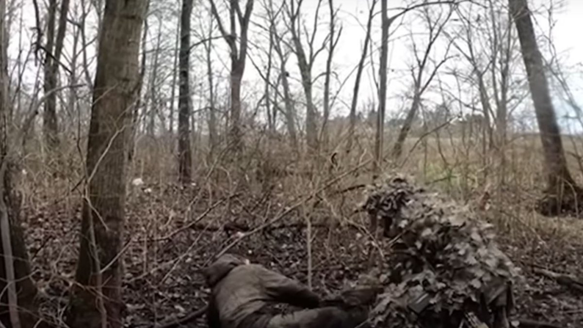 Záběry ze zajetí severokorejského vojáka