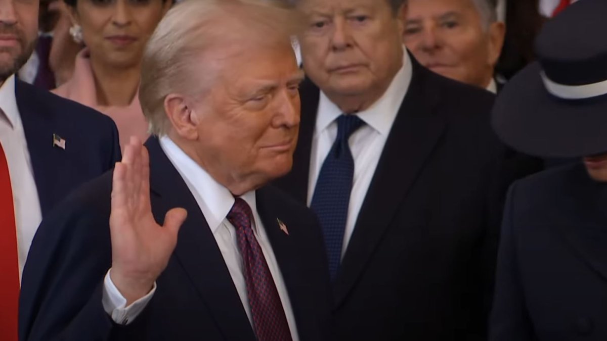 Donald Trump složil prezidentskou přísahu