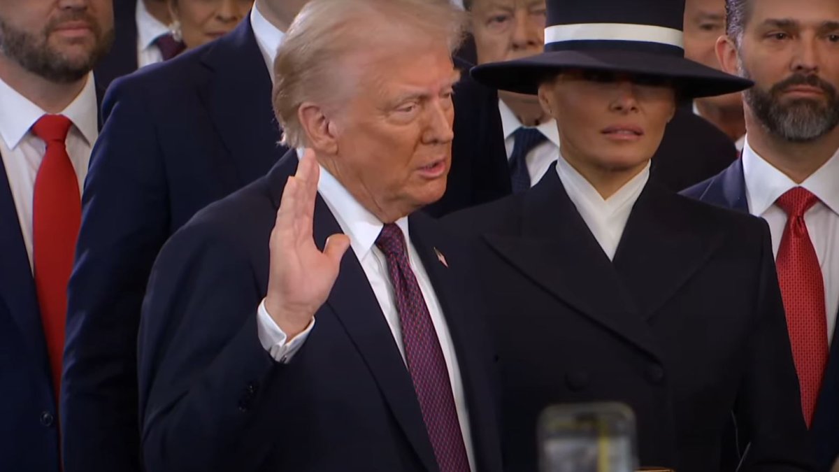 Donald Trump složil prezidentskou přísahu