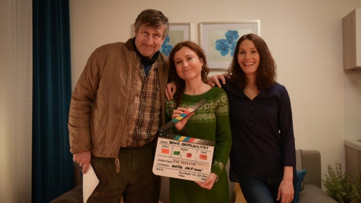Začalo natáčení nového filmu režisérky Evy Toulové Deník shopaholičky. 