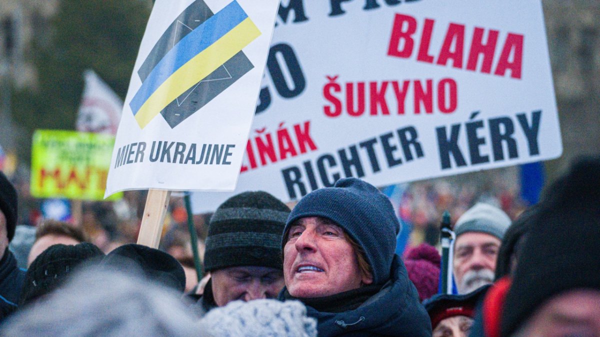 Na Slovensku pokračují demonstrace proti Robertu Ficovi. (7.2.2025)