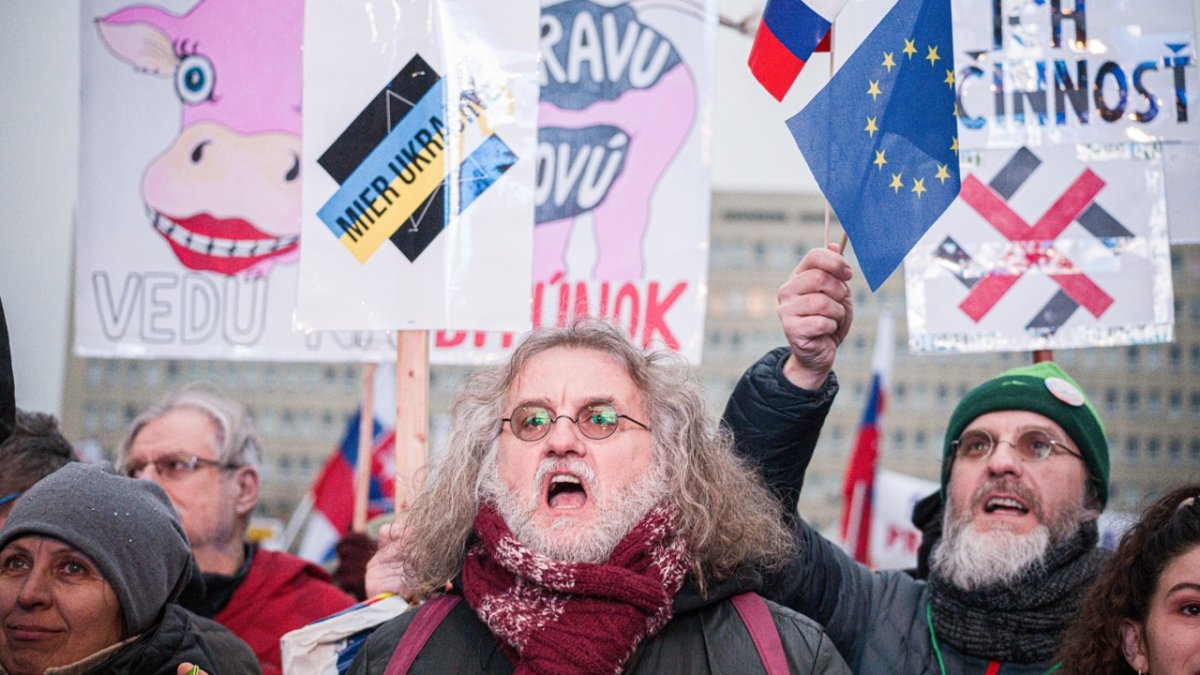 Na Slovensku pokračují demonstrace proti Robertu Ficovi. (7.2.2025)