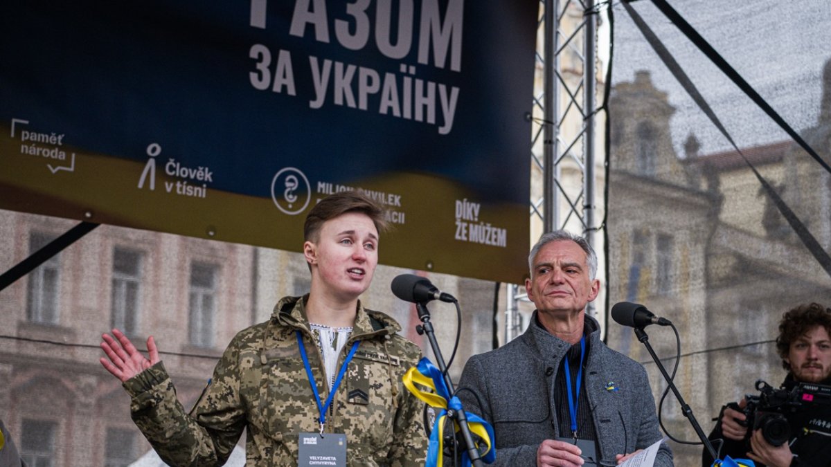 V Praze proběhla demonstrace na podporu Ukrajiny k třetímu výročí ruské invaze. (23.2.2025)