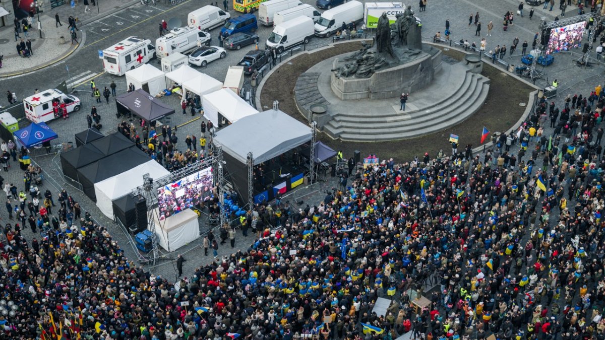 V Praze proběhla demonstrace na podporu Ukrajiny k třetímu výročí ruské invaze. (23.2.2025)