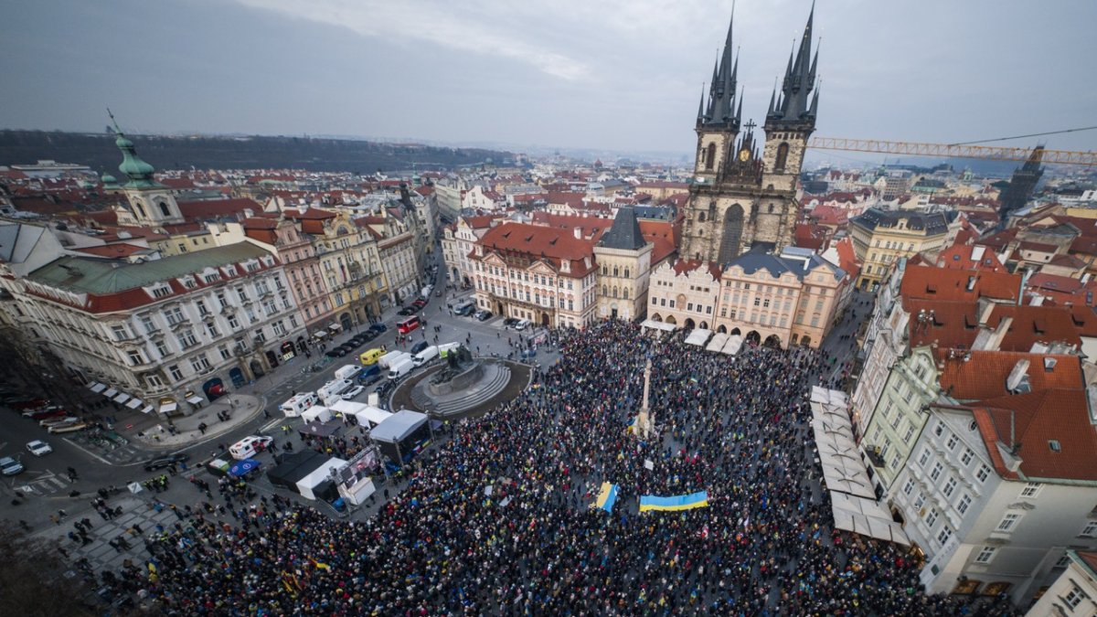 V Praze proběhla demonstrace na podporu Ukrajiny k třetímu výročí ruské invaze. (23.2.2025)
