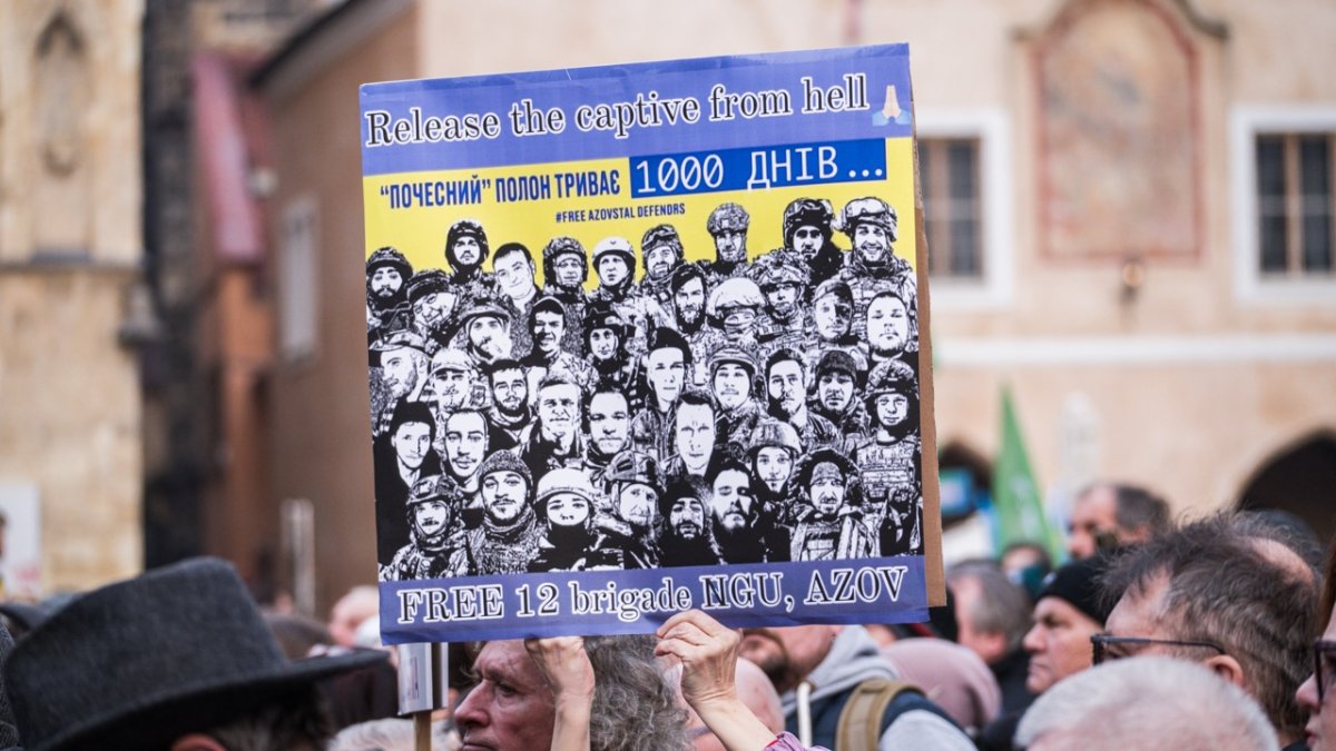 V Praze proběhla demonstrace na podporu Ukrajiny k třetímu výročí ruské invaze. (23.2.2025)