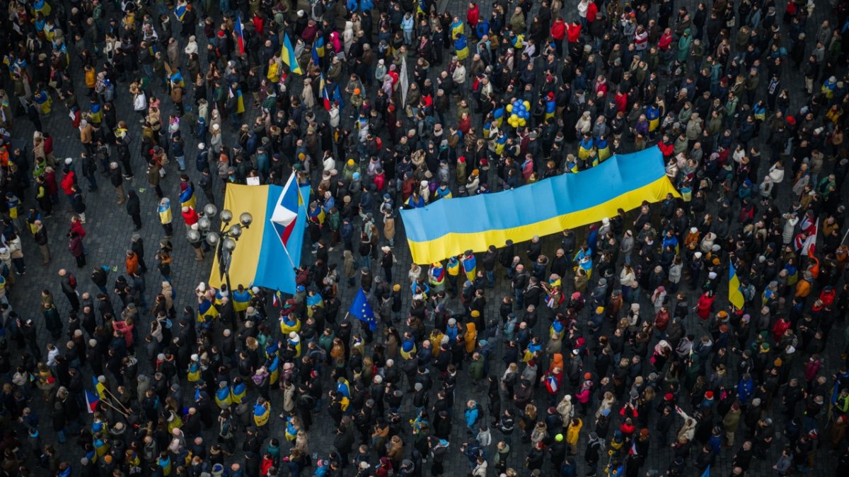 V Praze proběhla demonstrace na podporu Ukrajiny k třetímu výročí ruské invaze. (23.2.2025)