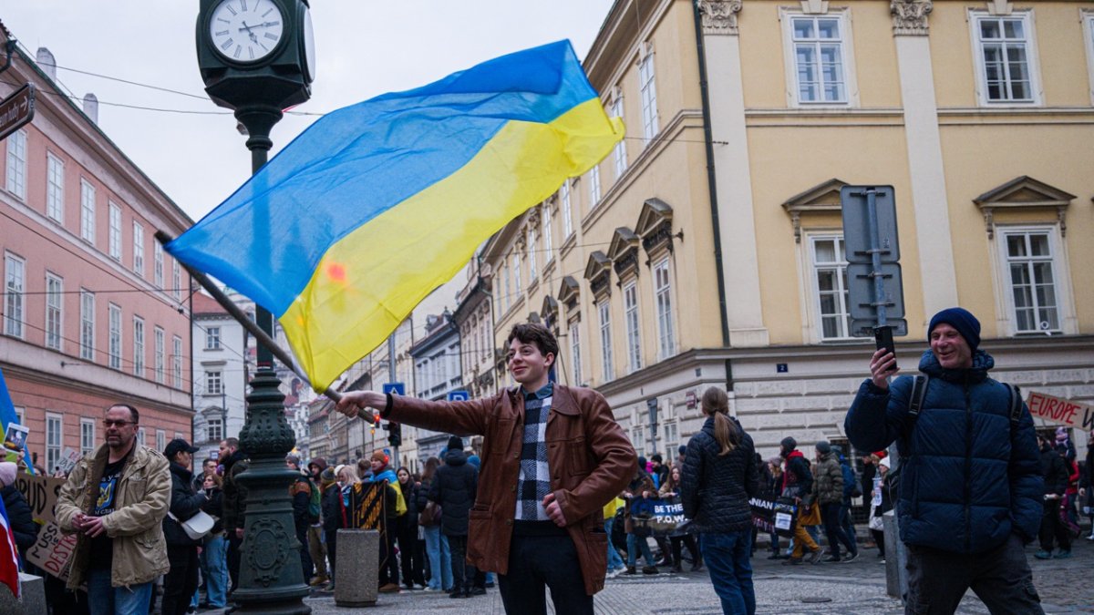 V Praze proběhla demonstrace na podporu Ukrajiny k třetímu výročí ruské invaze. (23.2.2025)