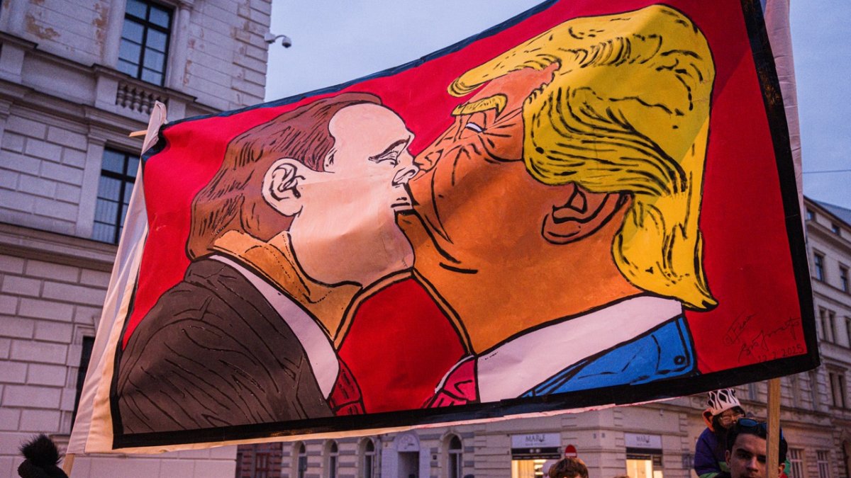 V Praze proběhla demonstrace na podporu Ukrajiny k třetímu výročí ruské invaze. (23.2.2025)