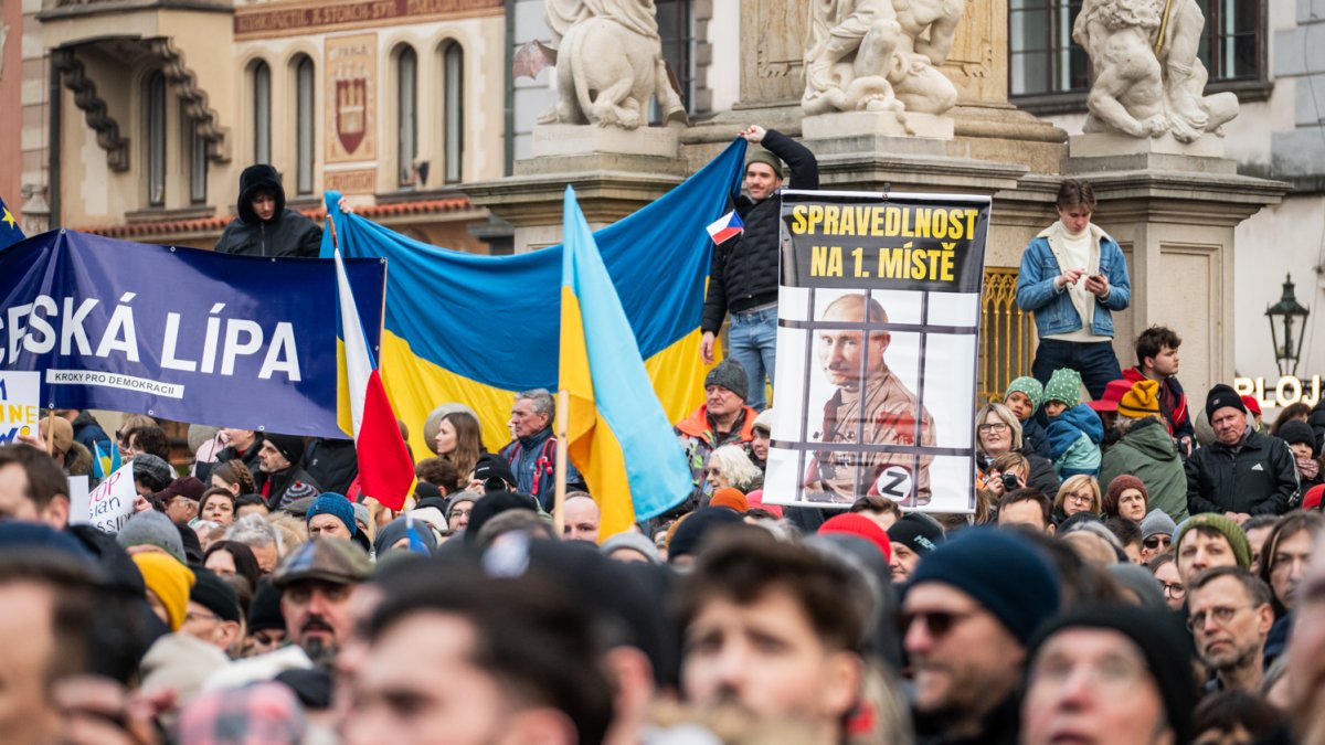 V Praze proběhla demonstrace na podporu Ukrajiny k třetímu výročí ruské invaze. (23.2.2025)