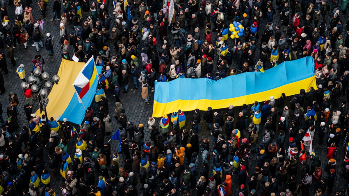 V Praze proběhla demonstrace na podporu Ukrajiny k třetímu výročí ruské invaze. (23.2.2025)