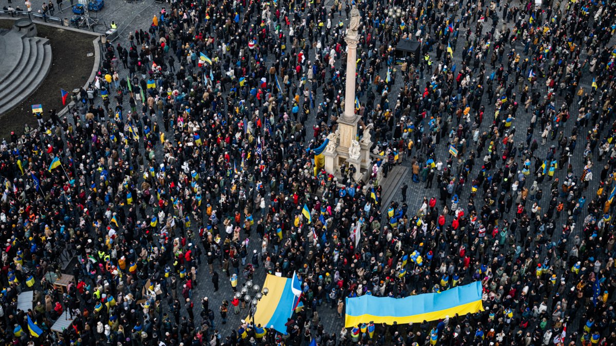 V Praze proběhla demonstrace na podporu Ukrajiny k třetímu výročí ruské invaze. (23.2.2025)