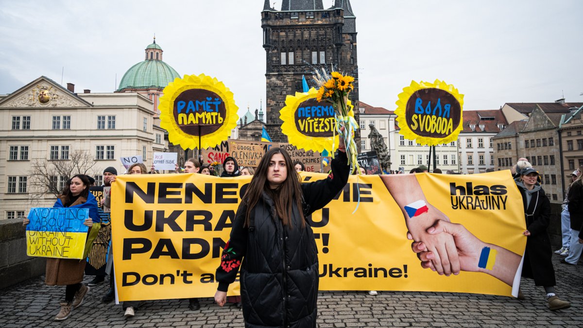 V Praze proběhla demonstrace na podporu Ukrajiny k třetímu výročí ruské invaze. (23.2.2025)