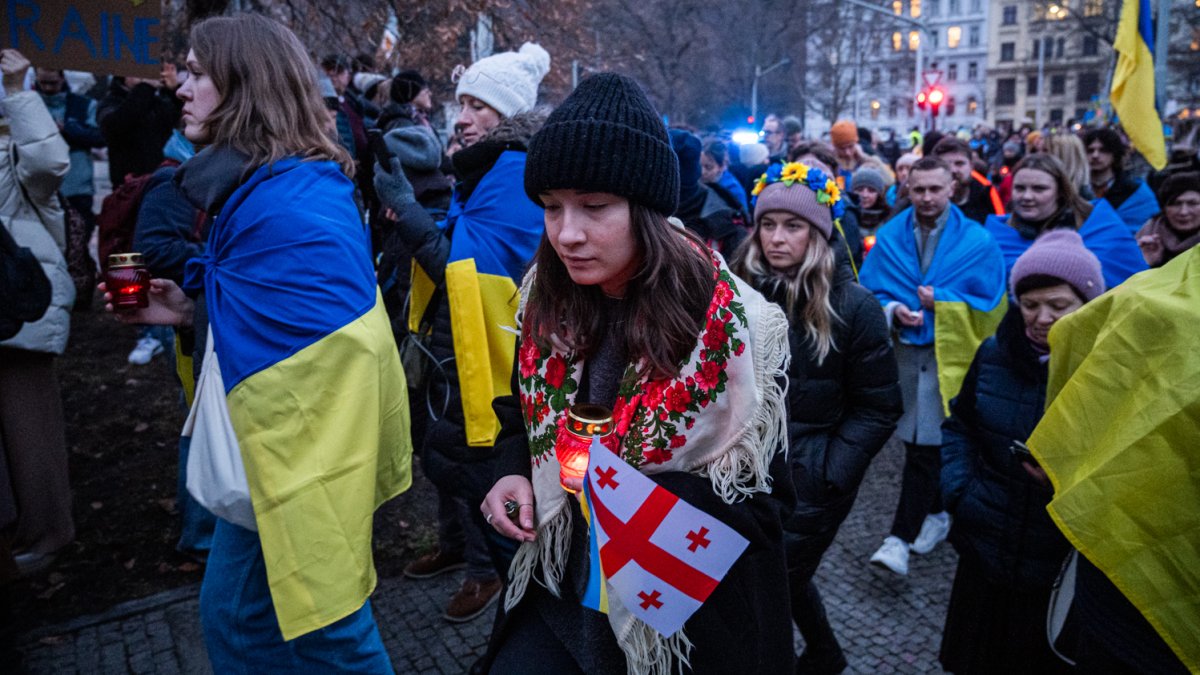 V Praze proběhla demonstrace na podporu Ukrajiny k třetímu výročí ruské invaze. (23.2.2025)
