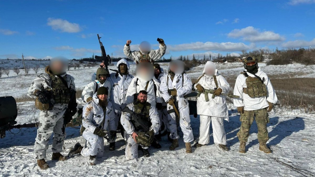 Benor a prapor Obone.