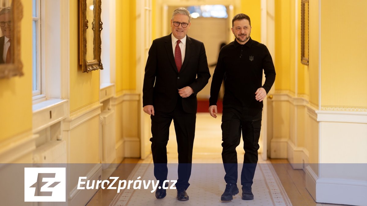 Nezvyklý závěr schůzky: Zelenskyj po setkání se Starmerem beze slova opustil Downing Street