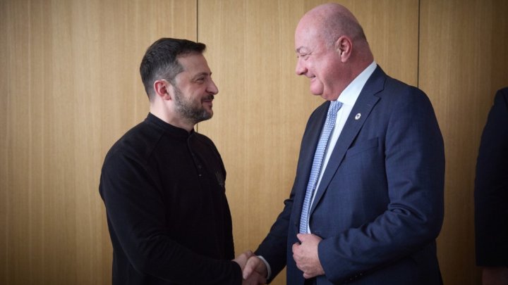 Christian Stocker a Volodymyr Zelenskyj na summitu EU. (6. března 2025).