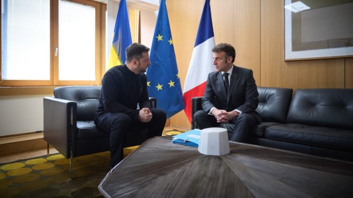 Emmanuel Macron a Volodymyr Zelenskyj na summitu EU. (6. března 2025).