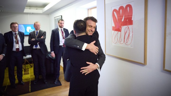 Emmanuel Macron a Volodymyr Zelenskyj na summitu EU. (6. března 2025).