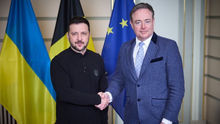 Volodymyr Zelenskyj a Bart De Wever na summitu EU. (6. března 2025).