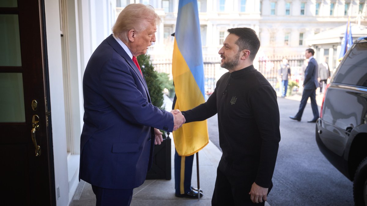 Donald Trump a Volodymyr Zelenskyj (21. února 2025).