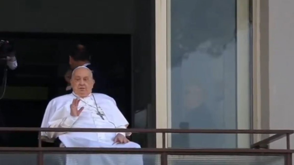 Papež František po propuštění z nemocnice