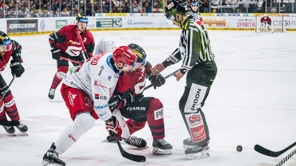 HC Sparta Praha zdolala Třinec a je v semifinále!