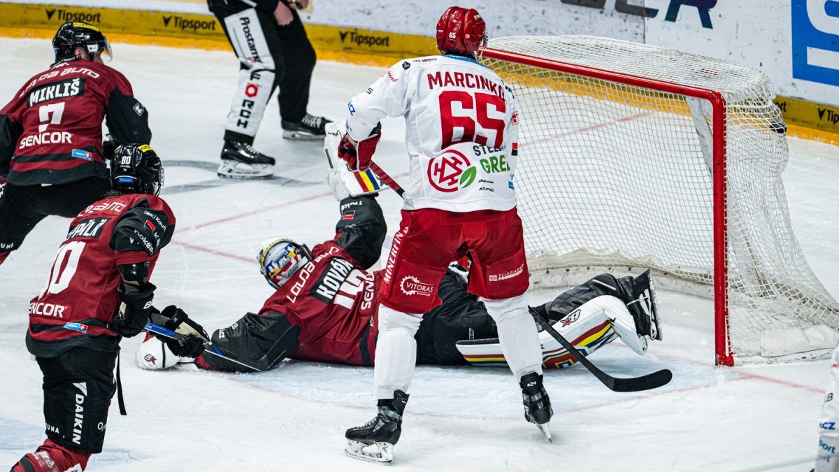 HC Sparta Praha zdolala Třinec a je v semifinále!