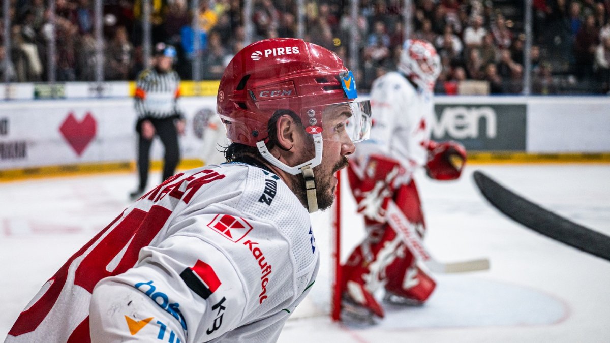 HC Sparta Praha zdolala Třinec a je v semifinále!