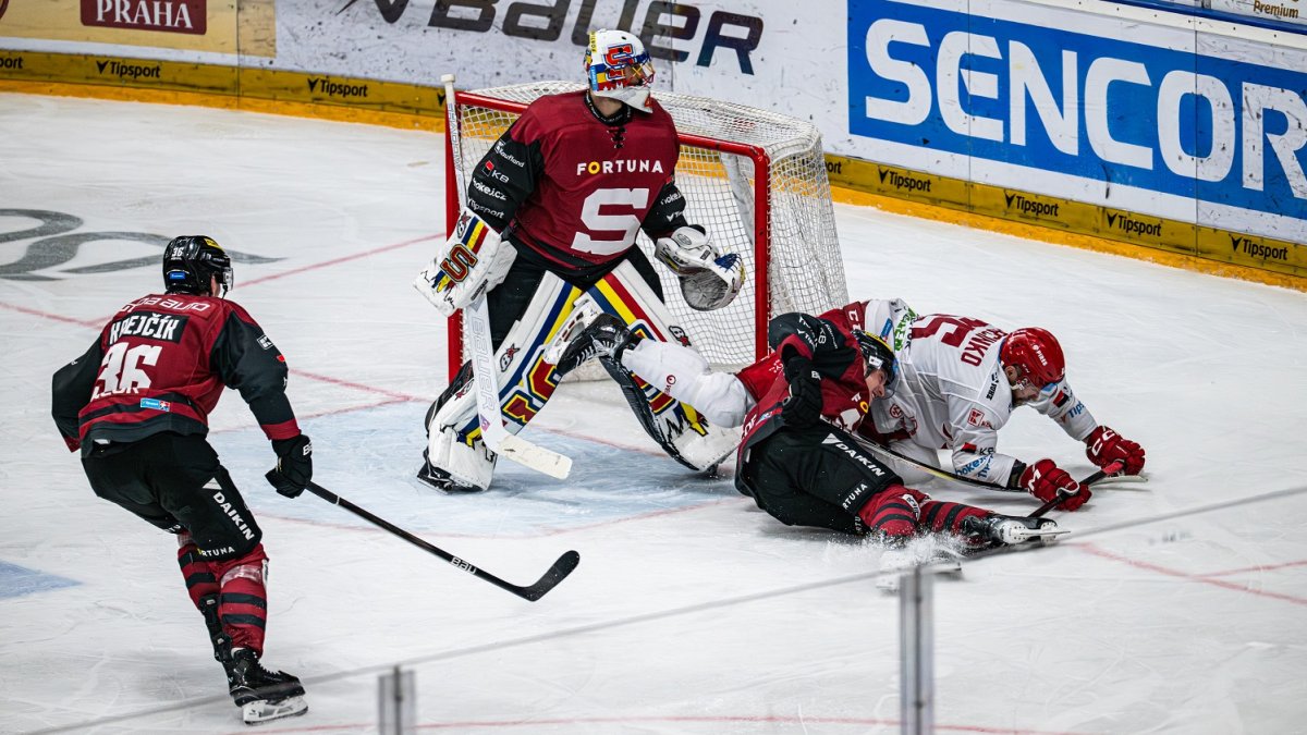 HC Sparta Praha zdolala Třinec a je v semifinále!