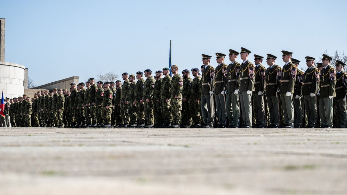 Návrat vojáků ze zahraničních misí