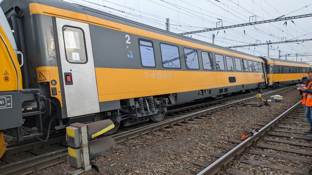 Na hlavním nádraží v Ostravě vykolejil vlak. (2.4.2025)