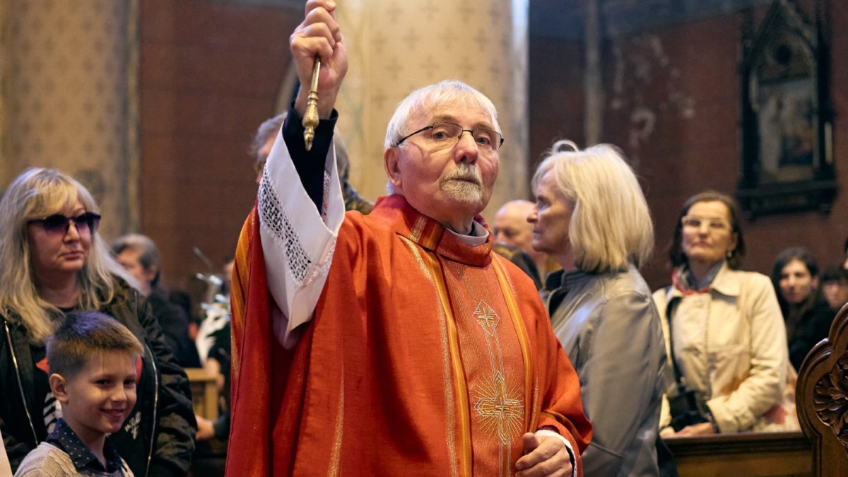 Mše za Annu Slováčkovou v bazilice sv. Ludmily na náměstí Míru v Praze