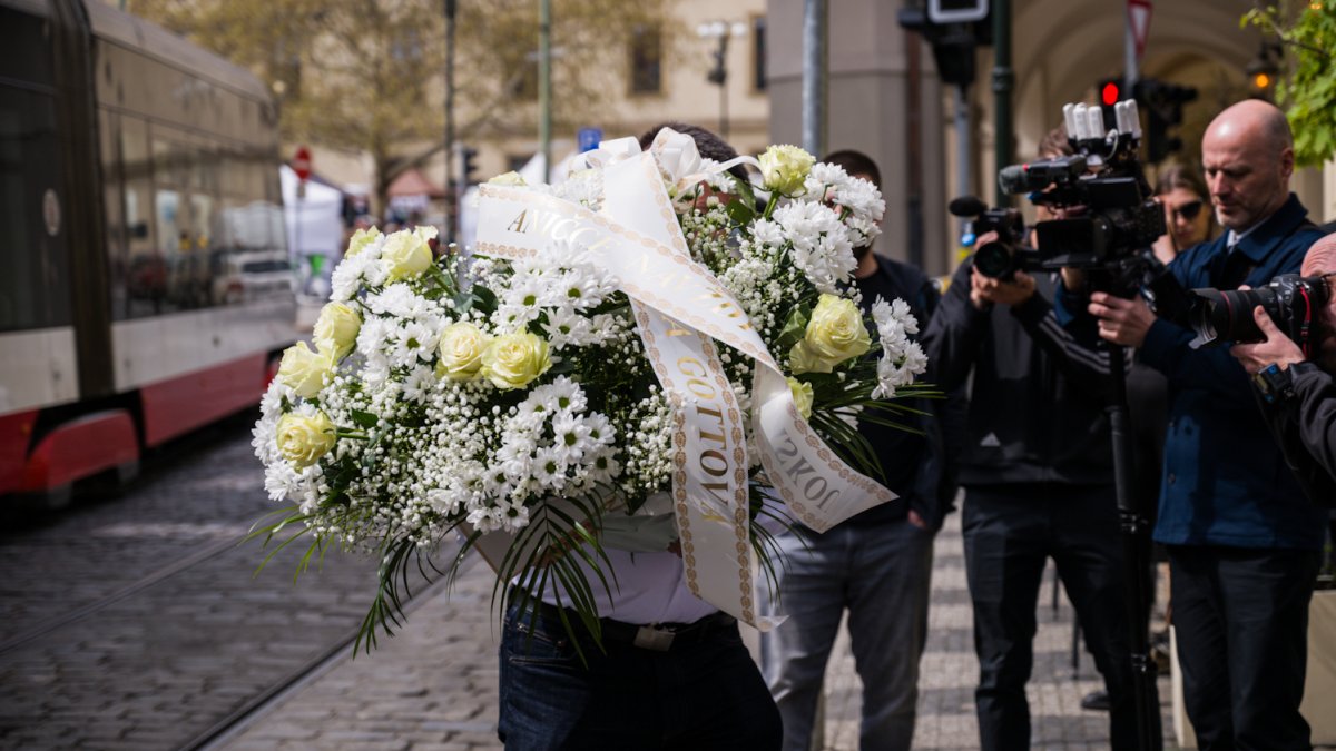 V Praze se koná poslední rozloučení s Annou Slováčkovou. (15.4.2025)