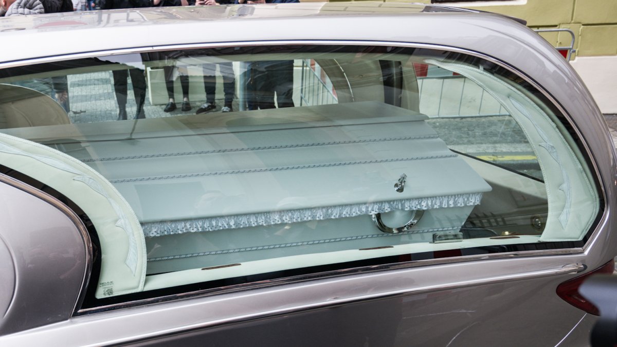 V Praze se koná poslední rozloučení s Annou Slováčkovou. (15.4.2025)